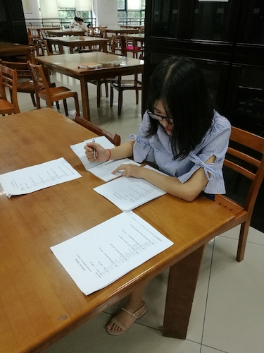 七月八日 毛巾哥探花
 赴西湖区“格格”学习探索小分队 队长正在统计纸质问卷最终结果