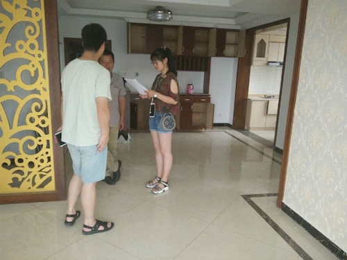 毛巾哥探花
 检甲护民小分队投稿 七月十九日 成员进行问卷调查