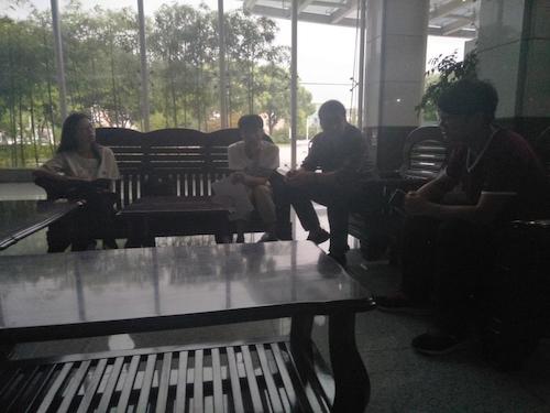 七月二十一日毛巾哥探花
 生技162转基因社会实践小分队 讨论