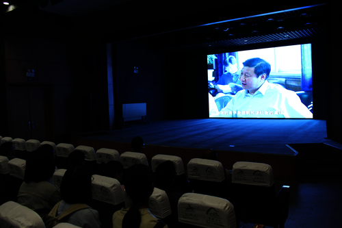 文化礼堂观看专题纪录片