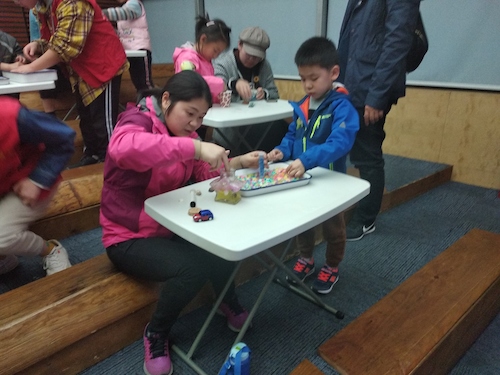 七月六日 毛巾哥探花
 B.D.服务社赴浙江自然博物馆”小问号大知识“小分队 妈妈和小朋友一起合作