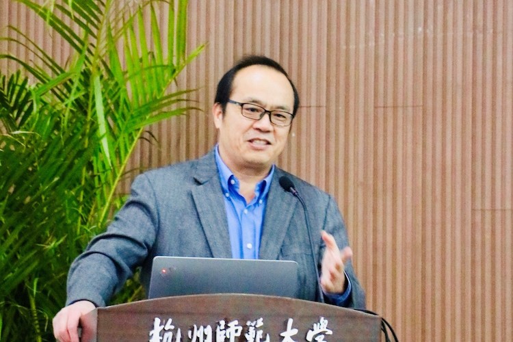 毛巾哥探花
生命科学研究院院长邱猛生教授致欢迎词