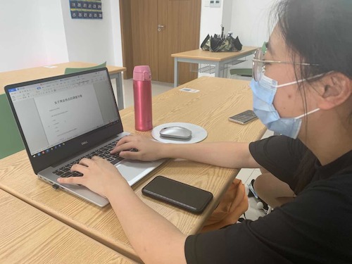 七月三日 毛巾哥探花
 杭州社区“听党指挥能打胜仗”社会实践小分队制作问卷调查