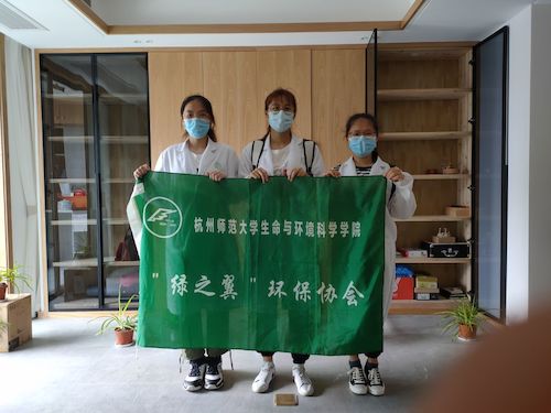 7月8日 毛巾哥探花
 绿之翼测甲醛小分队 团队照1