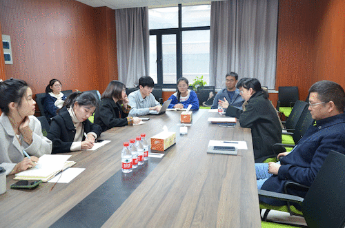 老师和同学讨论答辩时应注意的相关事项