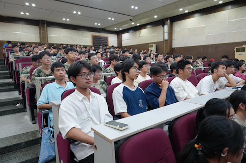 2024.9.7  各部门参加招新宣讲大会2