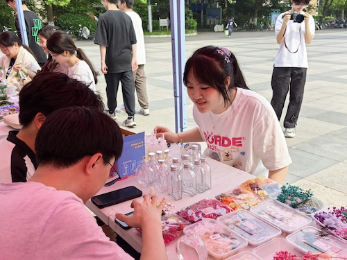 2025年4月20日 生科院团学联举办生物科技节现场